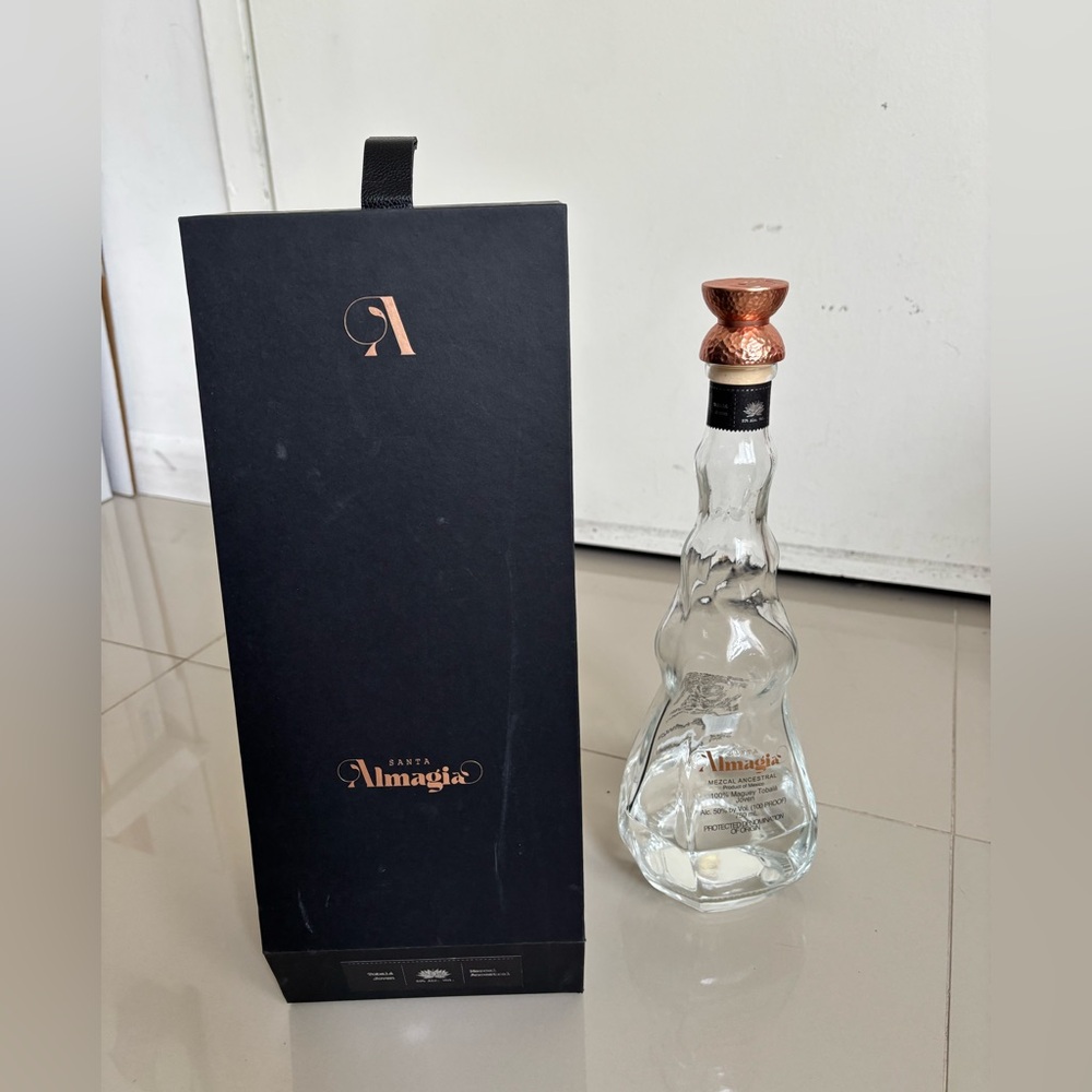 Santa Almagia Mezcal 750 ml empty bottle & original box - Picture 8 of 9